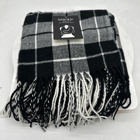 NEW Hildie & Jo  White Black Plaid Scarf Blanket 28” x 82” NWT Winter Warm - Picture 1 of 4